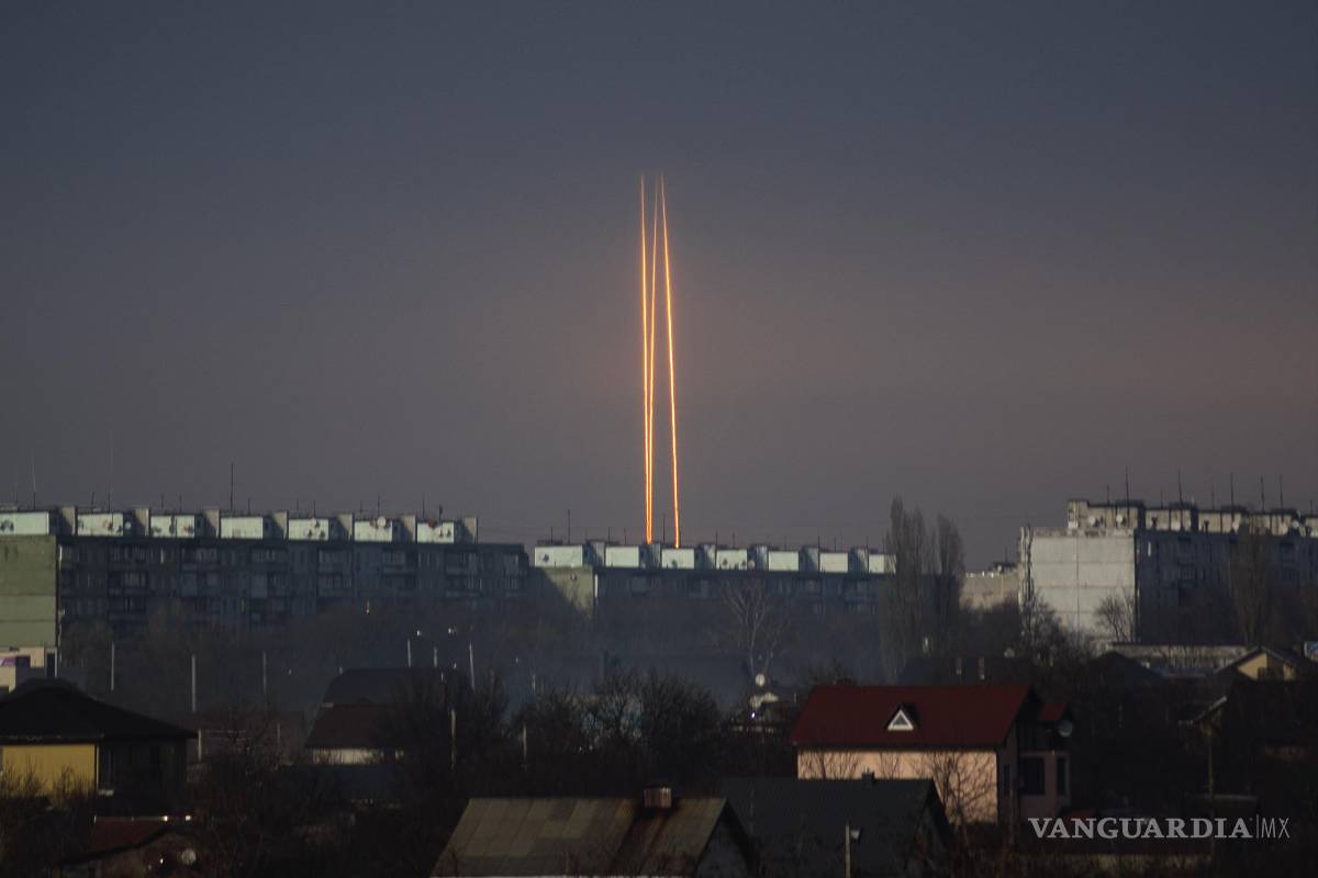 Ataque de misiles rusos golpea ciudades de toda Ucrania