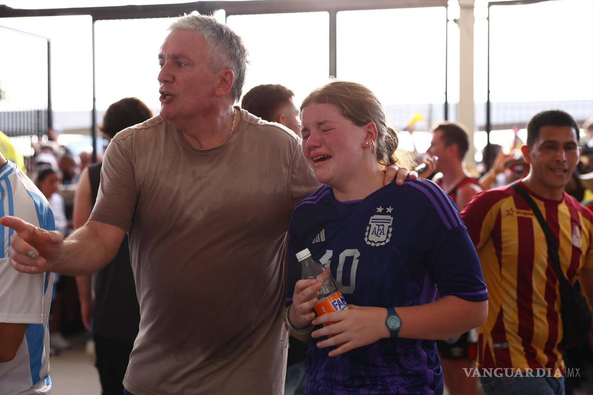 $!Heridos, llantos y gente con golpes de calor, encima niños desesperados, es lo que ha ocurrido hasta el momento en la previa para la Copa América.