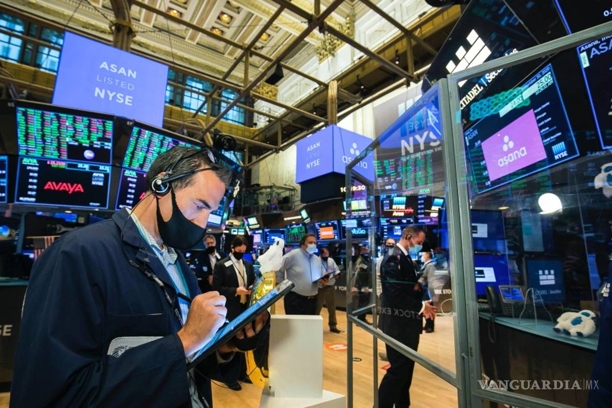 Sobrevive Wall Street al caótico debate electoral entre Donald Trump y Joe Biden