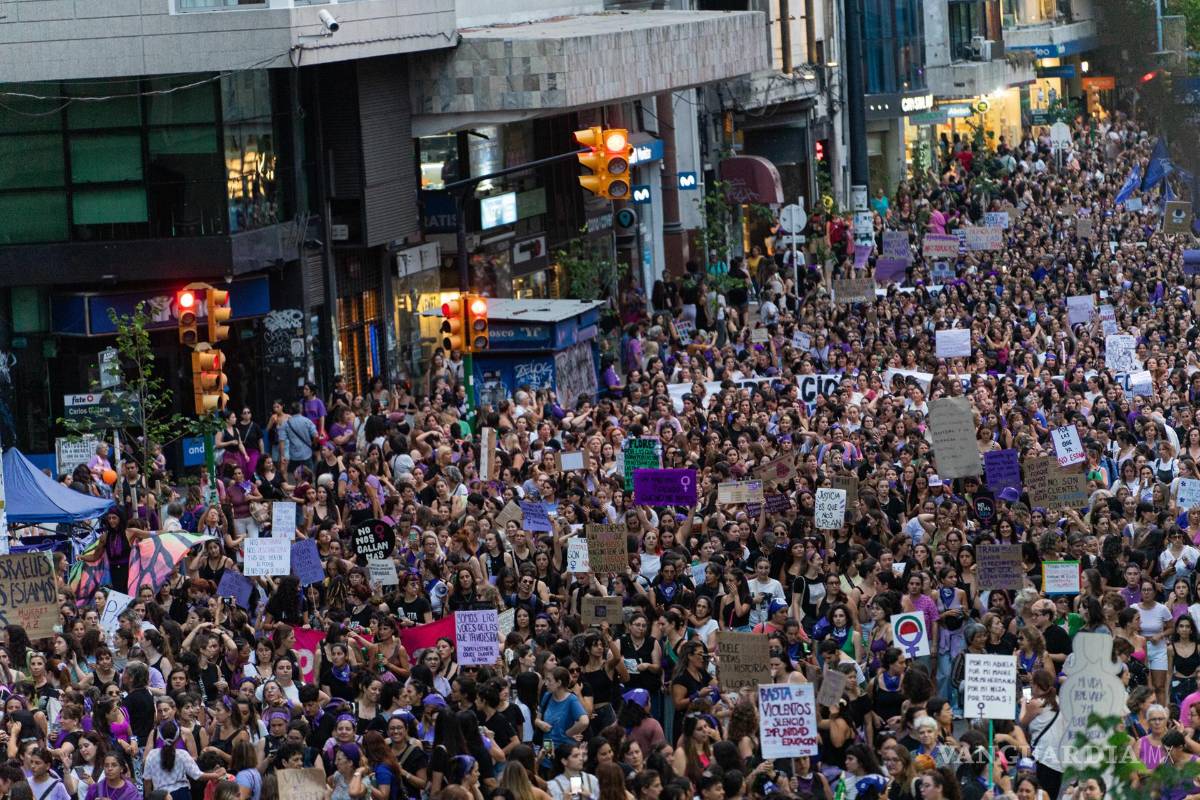 Mujeres alzan su voz en todo el para defender sus derechos y contra la violencia y la impunidad (fotos)