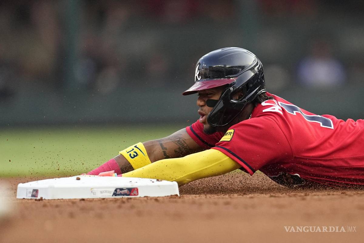 Ronald Acuña Jr. llega a récord de bases robadas a mitad de temporada en la MLB