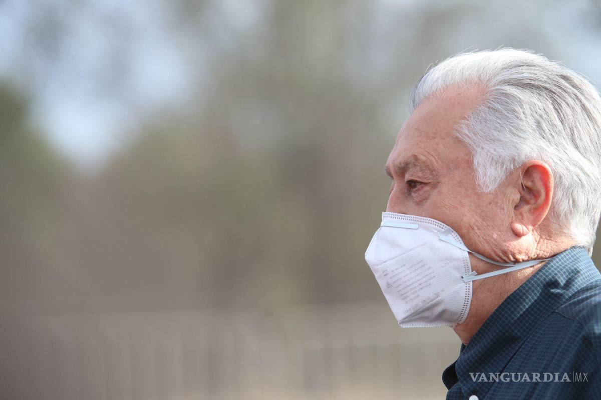 $!Manuel Bartlett, director de la CFE, asistió a la mina de Pasta de Conchos en donde se anunció el inicio del rescate de los 63 mineros.