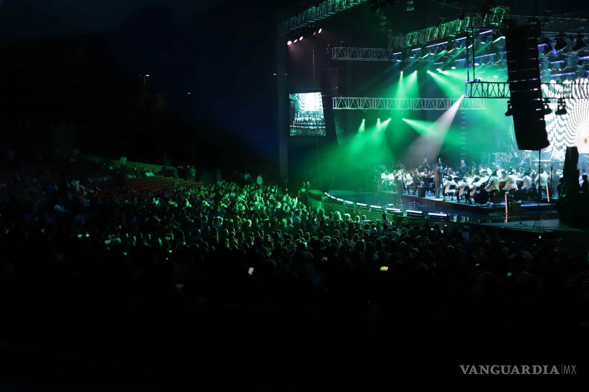 Una noche despiadadamente bella para el amor con Mijares en Saltillo