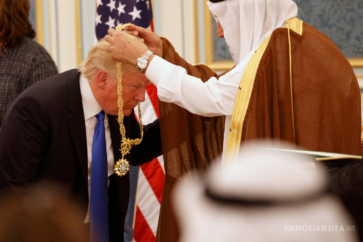 Realeza recibe a Donald Trump en Arabia Saudita