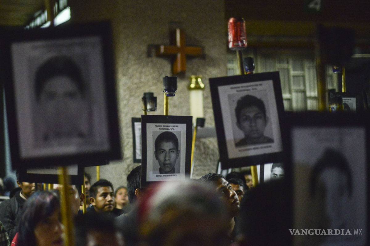 Si atraparon a ‘El Chapo’ ¿por qué no resuelven el caso Iguala?: padres de los 43