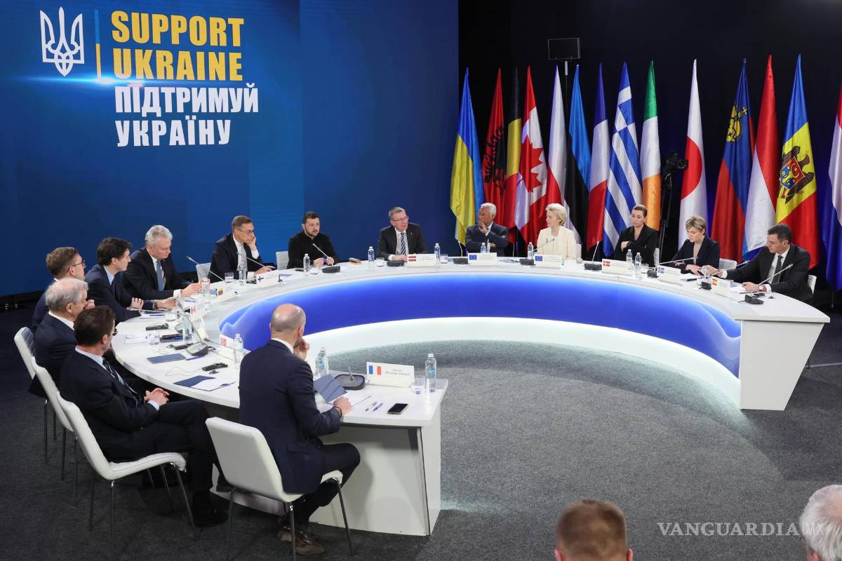 $!Líderes europeos asisten a la conferencia de prensa tras la cumbre de Apoyo a Ucrania en Kiev, Ucrania.