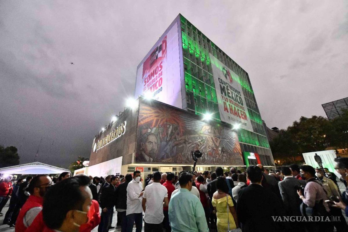 $!La continuidad de Alejandro Moreno como presidente del PRI será el epitafio de un partido histórico, que demuestra la intención del dirigente de apoderarse de lo que queda del tricolor para sus intereses personales, advirtieron politólogos y expertos en Derecho Electoral.