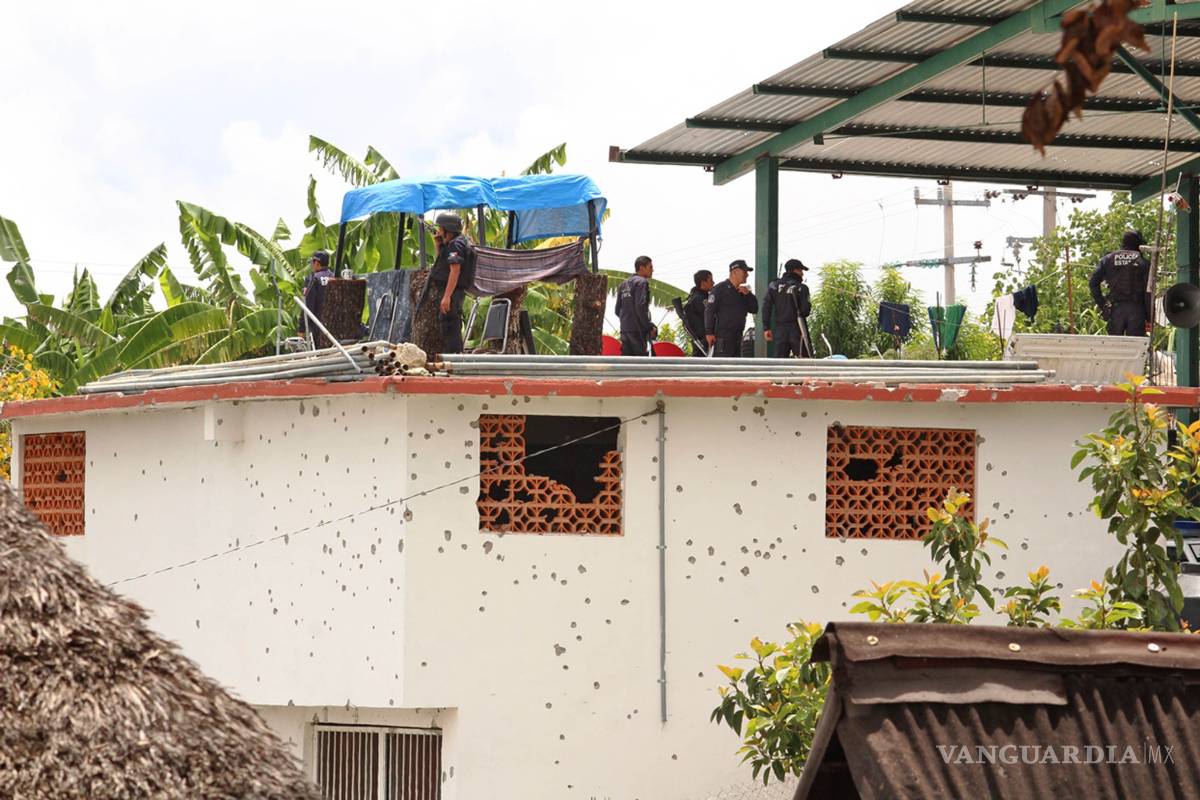 Comando de 50 hombres ataca a policías; matan 1