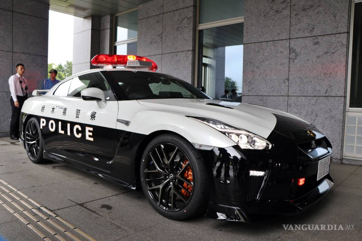 'Godzilla' cuidará las calles de Japón, su policía estrena un Nissan GT-R como patrulla
