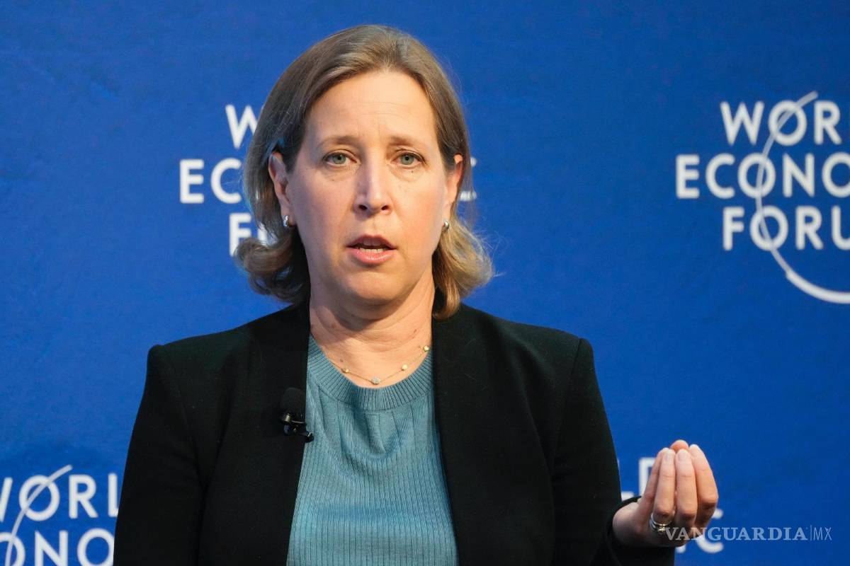 $!La directora ejecutiva de YouTube, Susan Wojcicki, habla durante una conversación en el Foro Económico Mundial en Davos, Suiza.