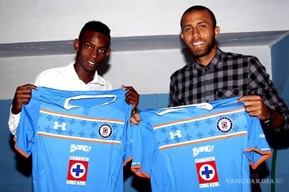 El jugador del Cruz Azul que modela para mantenerse
