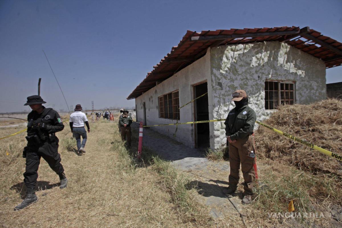 $!La Fiscalía General de la Republica y la Fiscalía General del Estado, encabezaron un recorrido para medios de comunicación por el Rancho Izaguirre en el poblado de la Estanzuela | Foto: Cuartoscuro