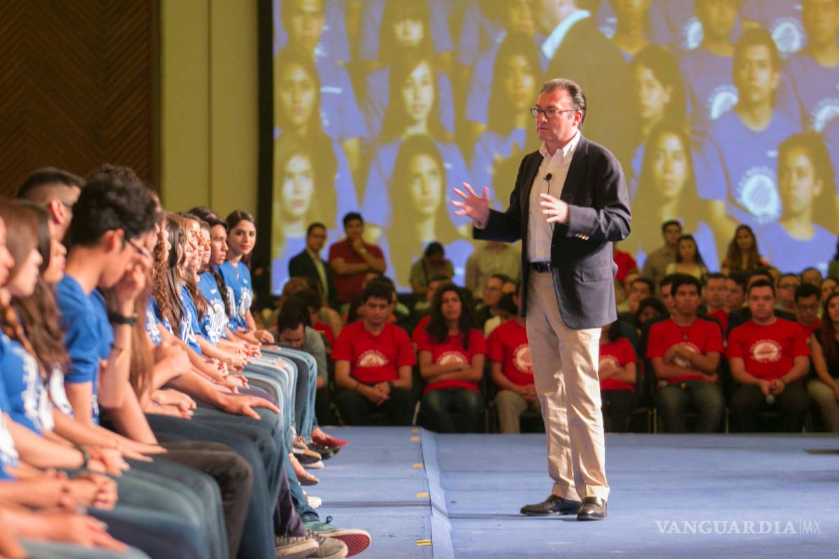 $!Tec de Monterrey beca a 212 ‘Líderes del Mañana’