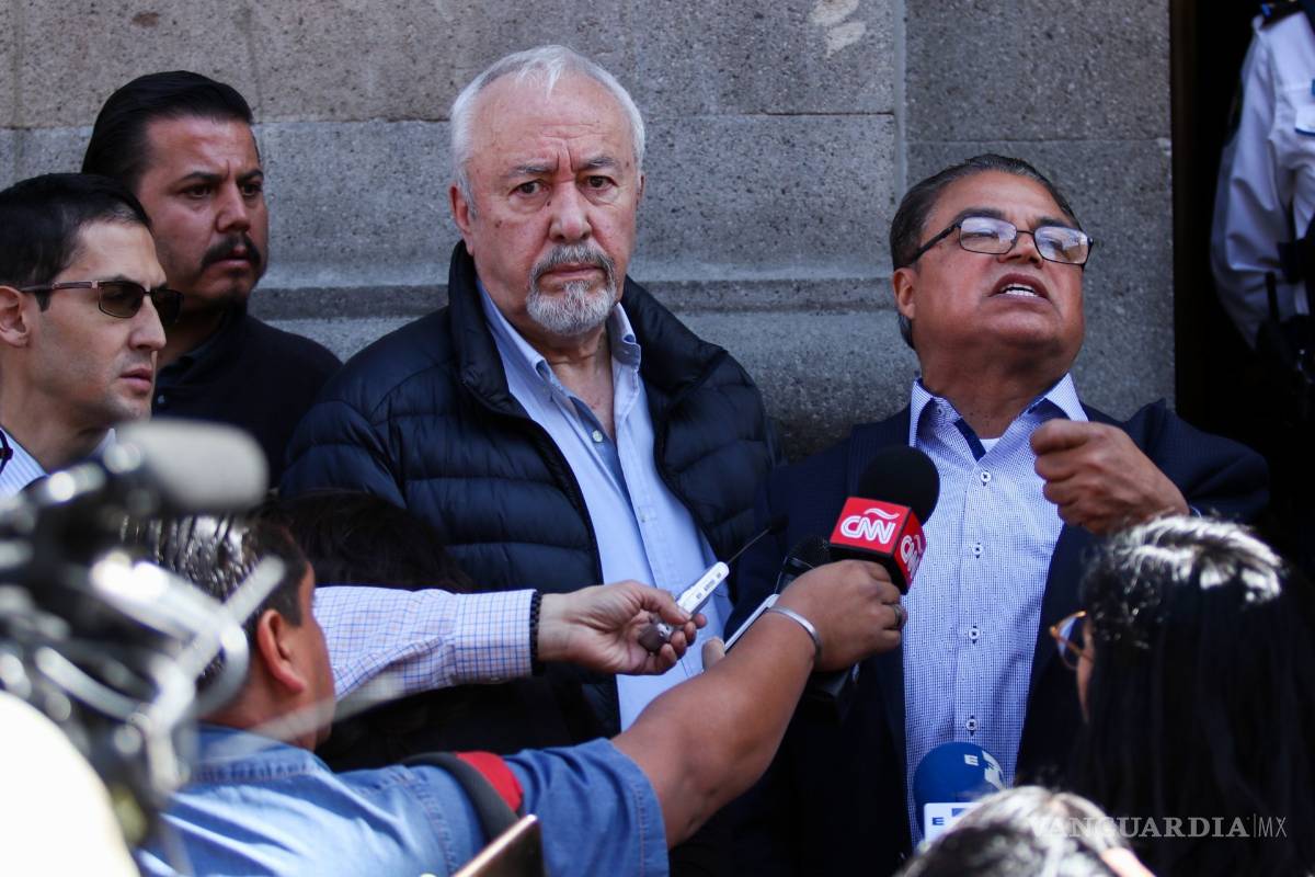 Periodistas protestan frente a la SCJN por condena a Sergio Aguayo