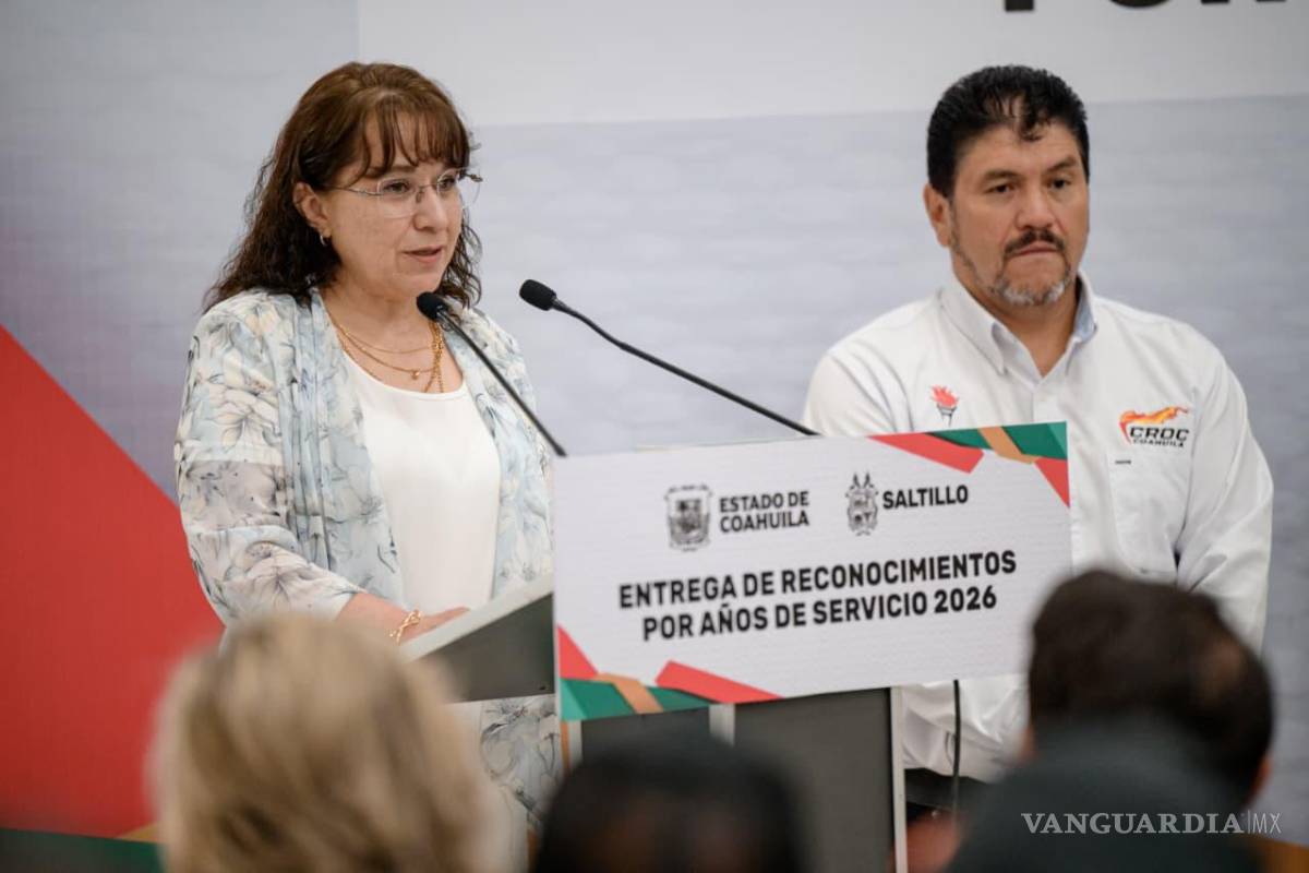 $!Trabajadores reconocidos destacaron la importancia de mantener el servicio a la ciudadanía desde las distintas dependencias municipales.
