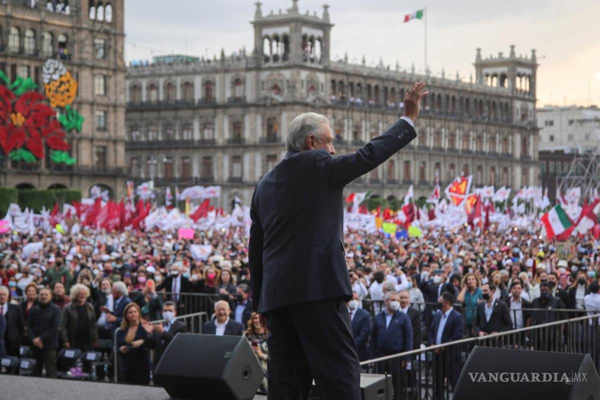 Ordena INE a AMLO no promover la revocación