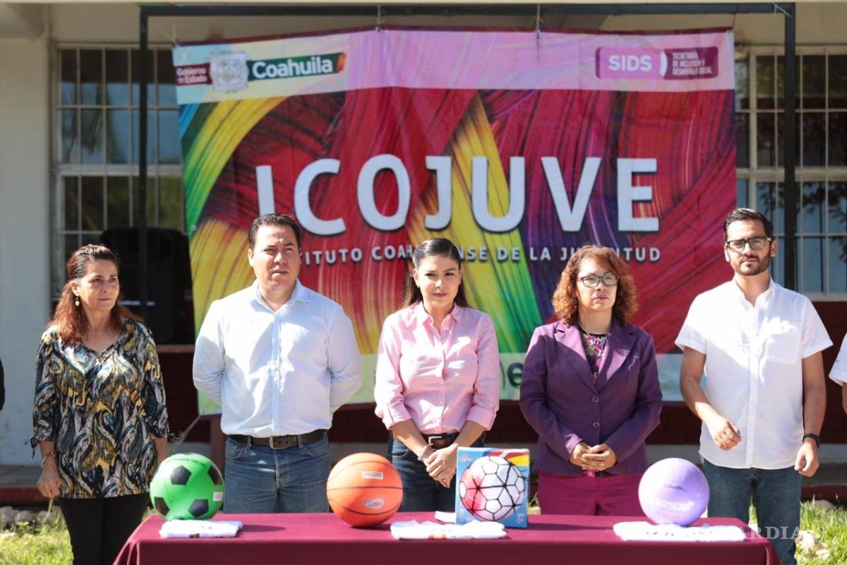 Promueven cultura con diálogo de artista plástica