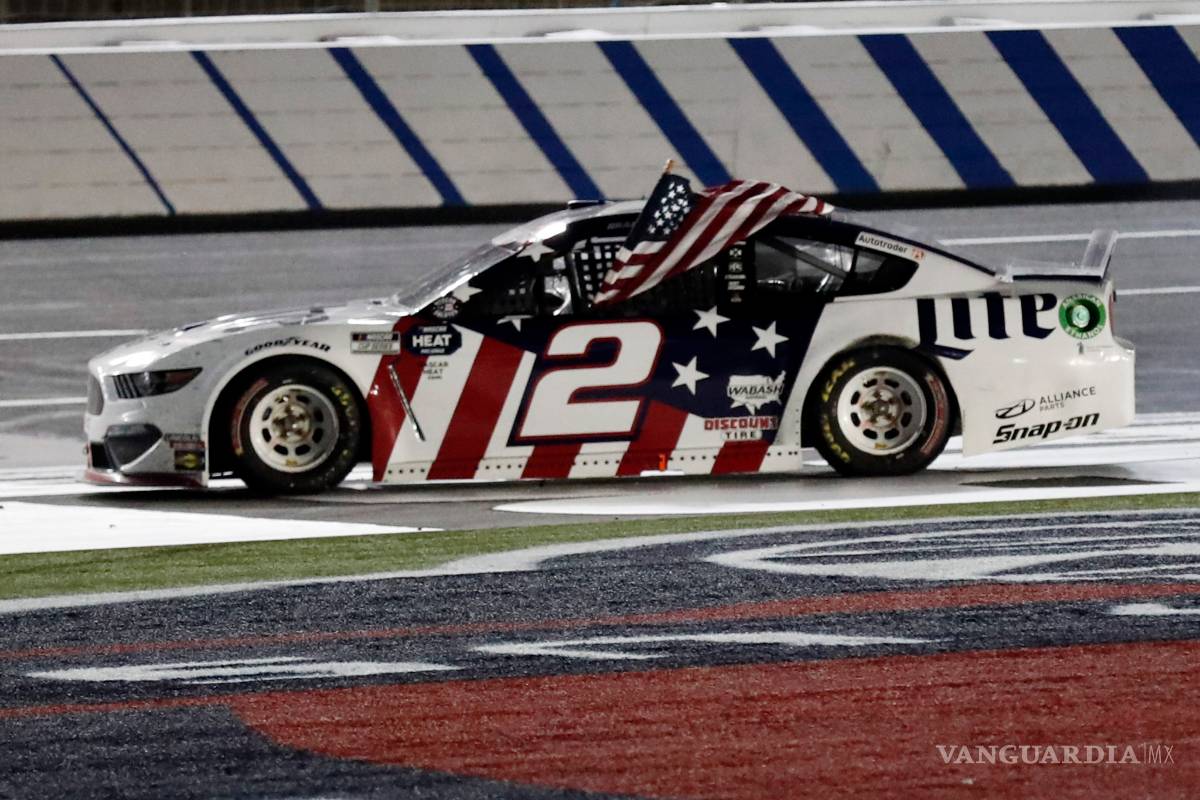 Keselowski se llevó el evento más largo de la NASCAR