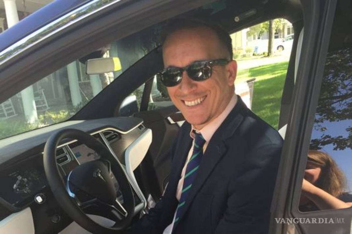 Piloto automático de automóvil salva la vida de un hombre