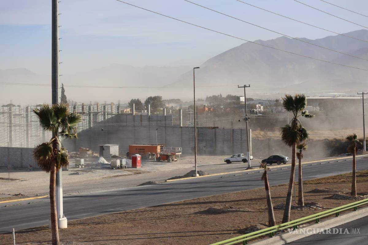 Fuertes vientos azotan a Saltillo y provocan un gran caos