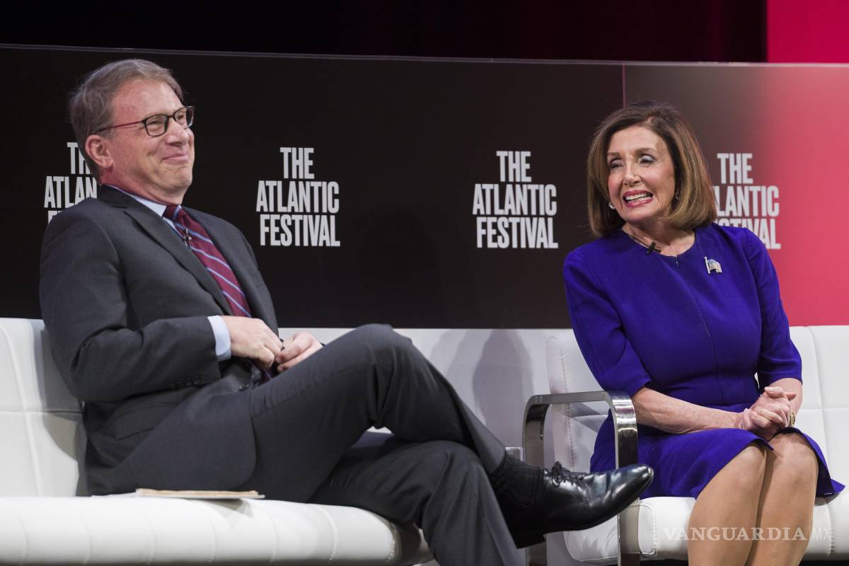 $!Jeffrey Goldberg, editor jefe de The Atlantic con la presidenta de la Cámara de Representantes, Nancy Pelosi, el 24 de septiembre de 2019.