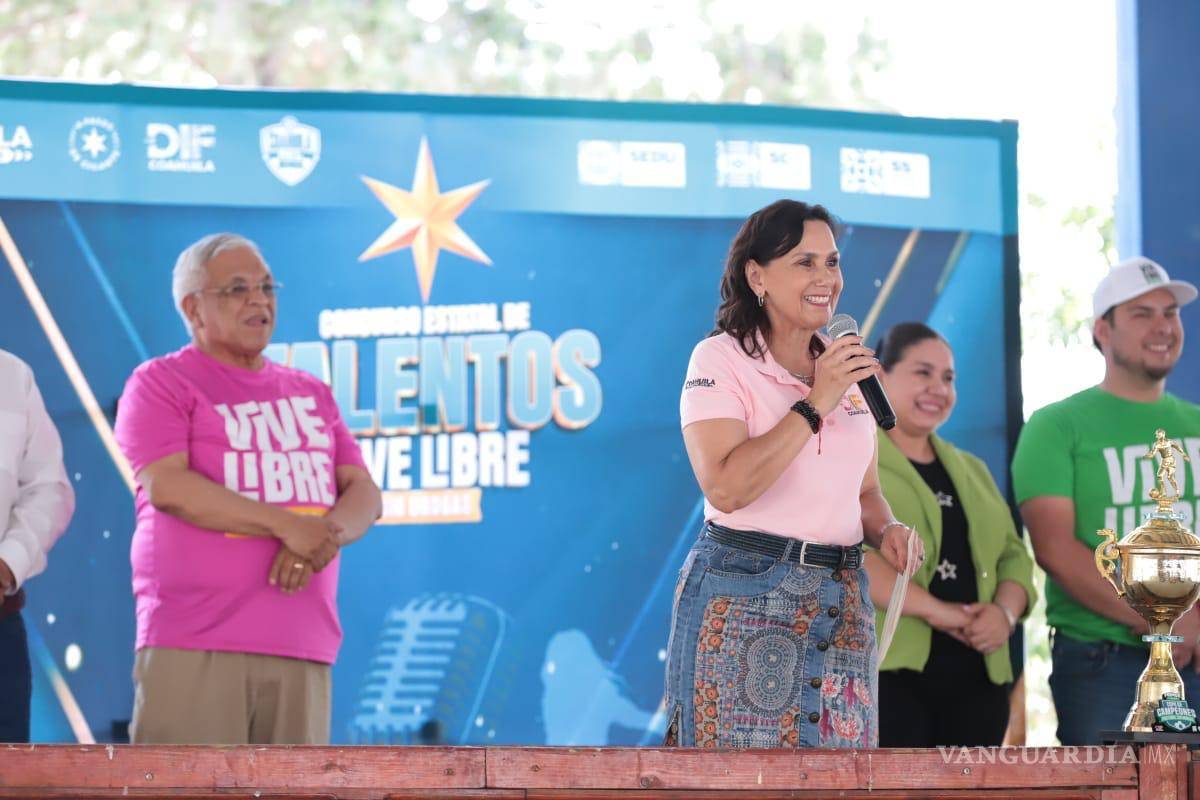 $!Liliana Salinas Valdés, presidenta honoraria del DIF Coahuila, invitó a las familias a respaldar a los finalistas y sumarse al mensaje de prevención de las adicciones.