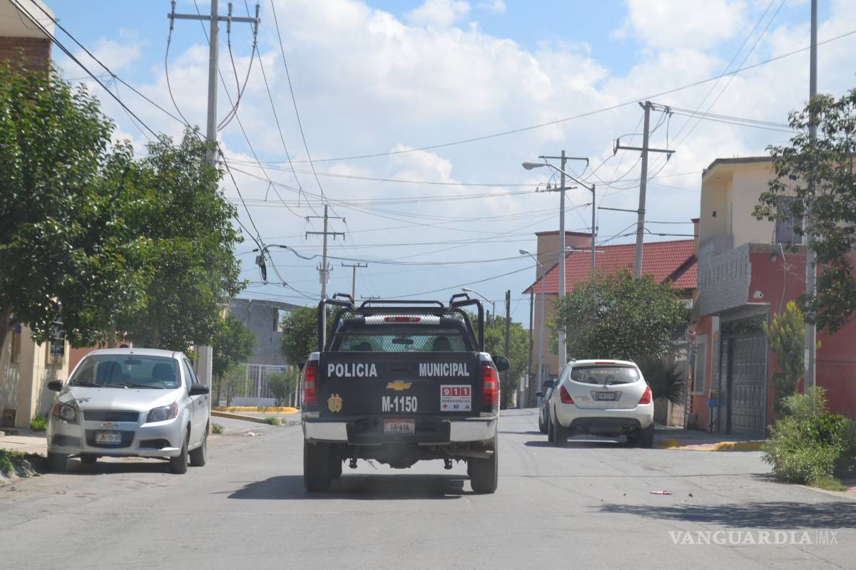 $!Banda roba un millón de pesos en fraccionamiento residencial al norte de Saltillo