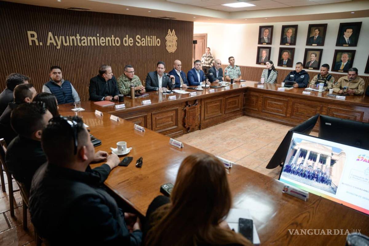 $!Autoridades municipales, estatales y federales participaron en la reunión de seguridad donde se anunciaron las acciones que se reforzarán en Saltillo a partir de 2026.
