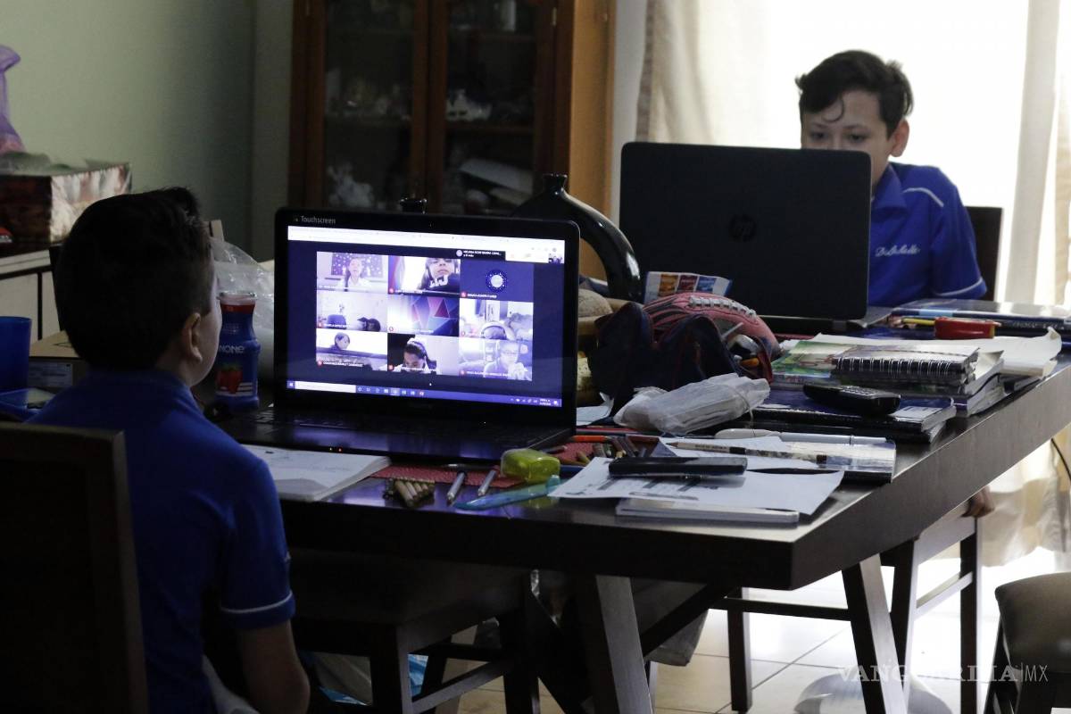 Ausentismo ‘en línea’ de escuelas en Saltillo al 25% provocado por cuarta ola