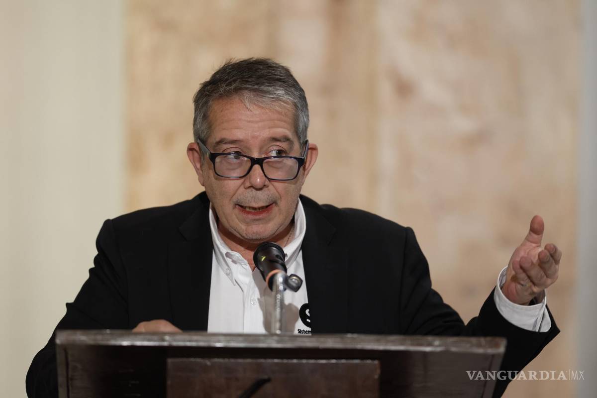 $!El presidente del Sistema Público de Radiodifusión del Estado Mexicano (SPR), Jenaro Villamil, durante el lanzamiento del canal público TV Migrante.