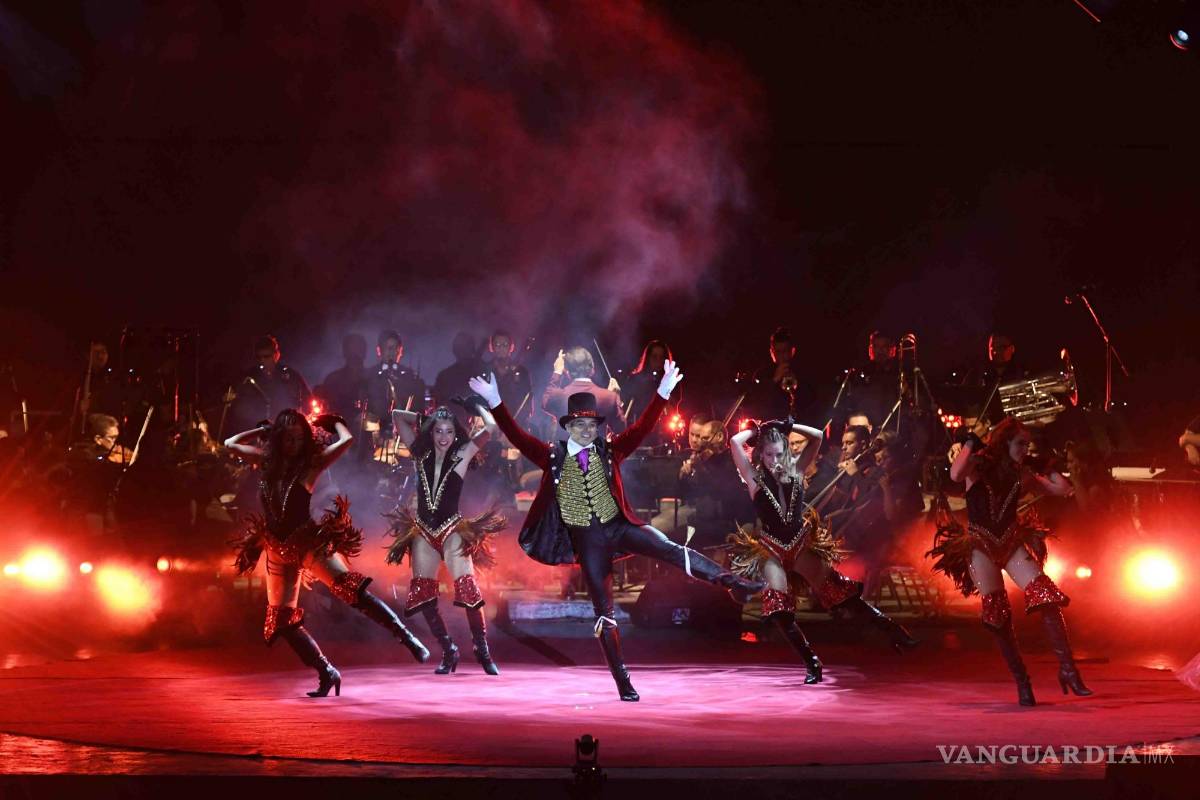 $!Espectáculo Mirabile en el Auditorio del Parque las Maravillas, donde la Orquesta Filarmónica del Desierto, la compañía de Ópera de Saltillo y el Circo Atayde presentaron un show para todas las edades, como parte del festival Internacional de las Artes, celebrando el 445 Aniversario de Saltillo