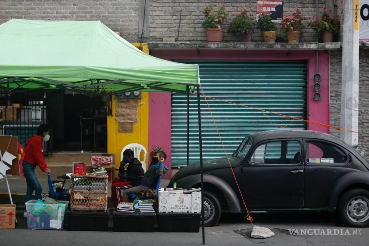 $!Tortillería en CDMX se convierte en salón de clases para que 50 niños tomen sus clases a distancia