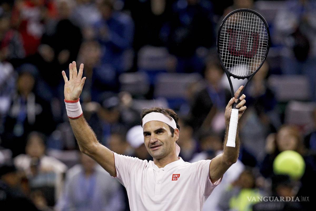 $!Roger Federer tras derrotar a Daniil Medvedev en su partido del torneo de tenis Masters de Shanghai el 10 de octubre de 2018.