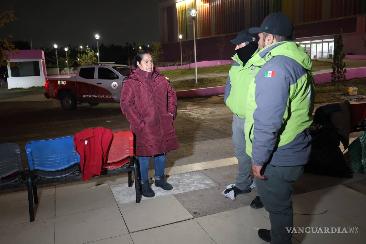 $!Las autoridades municipales recomendaron extremar precauciones al conducir por puentes y carreteras debido al riesgo de “hielo negro” durante la madrugada.