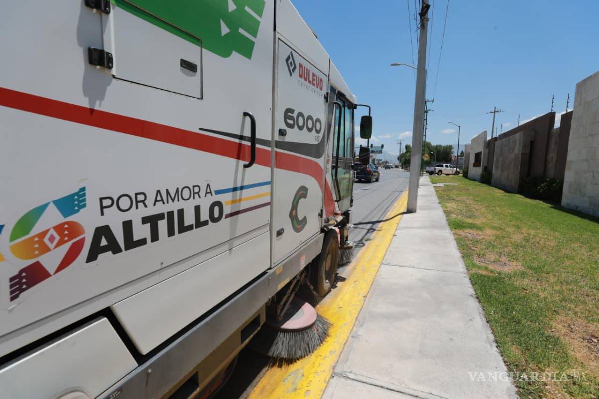 $!Las labores de mantenimiento se extienden a bulevares y calles de distintos sectores de Saltillo.