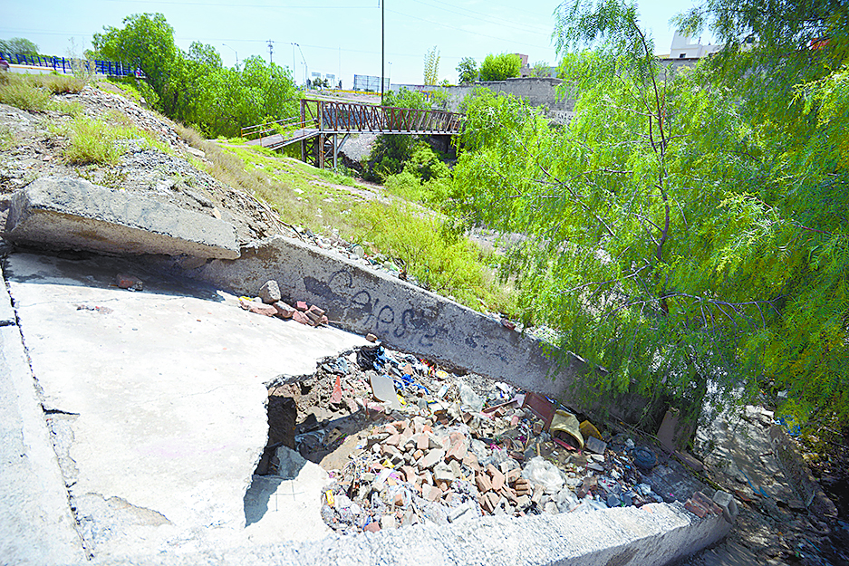 Lluvia pone en riesgo a vecinos de la Anáhuac