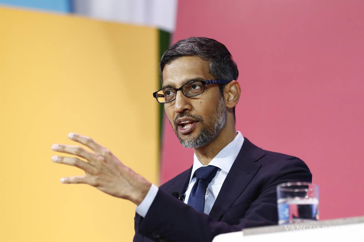 $!Sundar Pichai (d), director ejecutivo de Alphabet Inc. y su subsidiaria Google, habla en la IV Cumbre de CEO de las Américas en Los Ángeles, California.