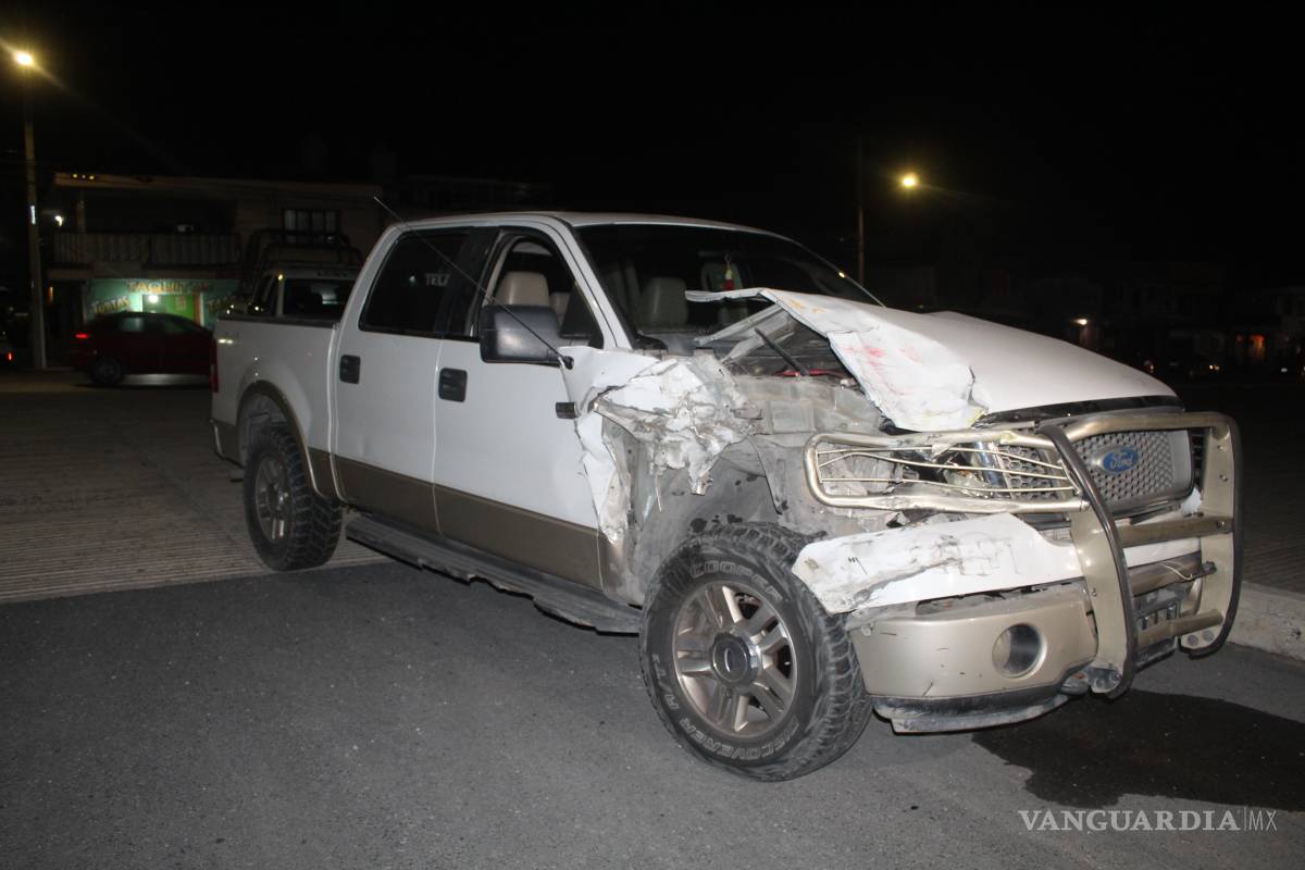 No alcanza a frenar y se estrella contra ruta Periférico al sur de Saltillo