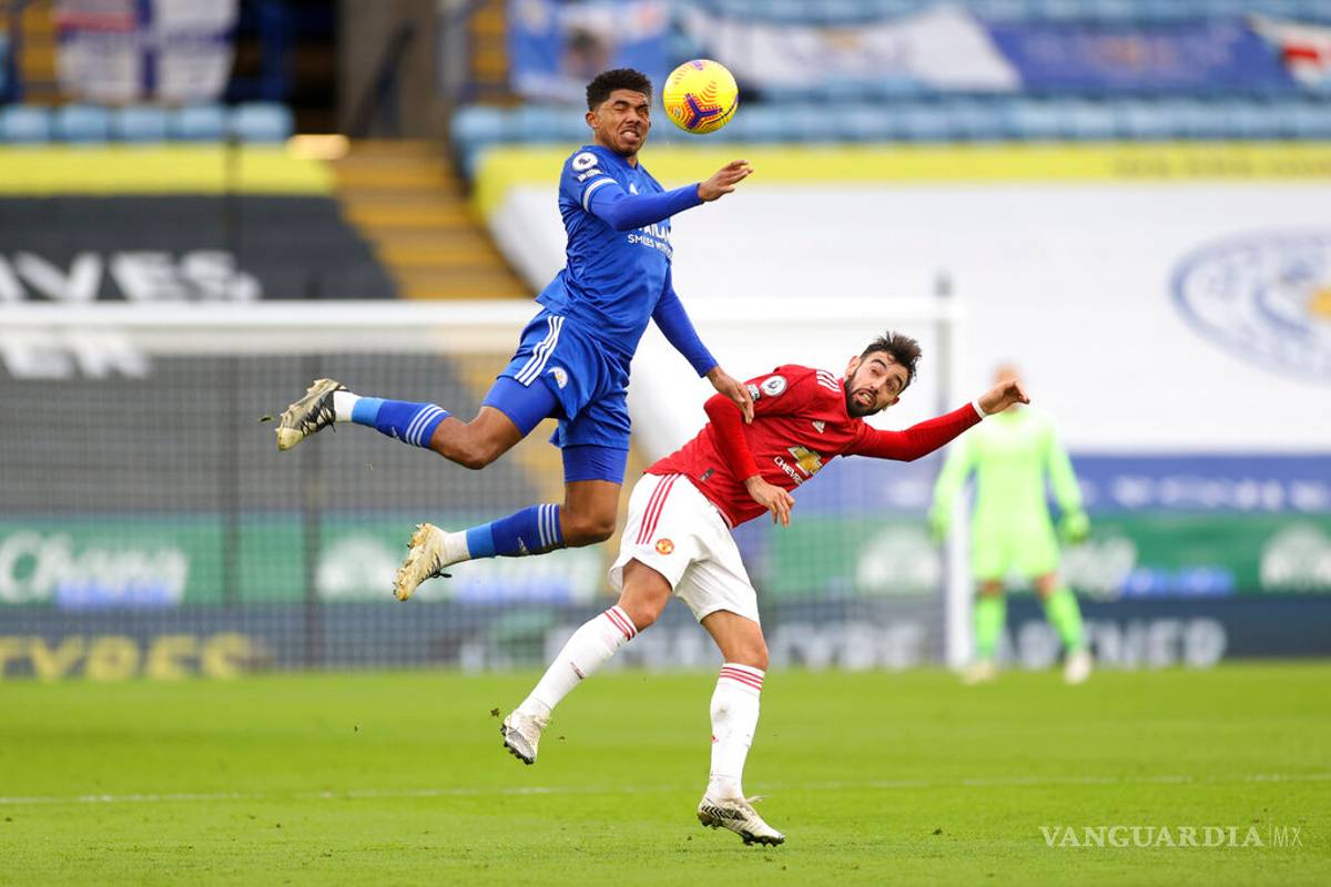 Leicester frena al Manchester United en la Premier