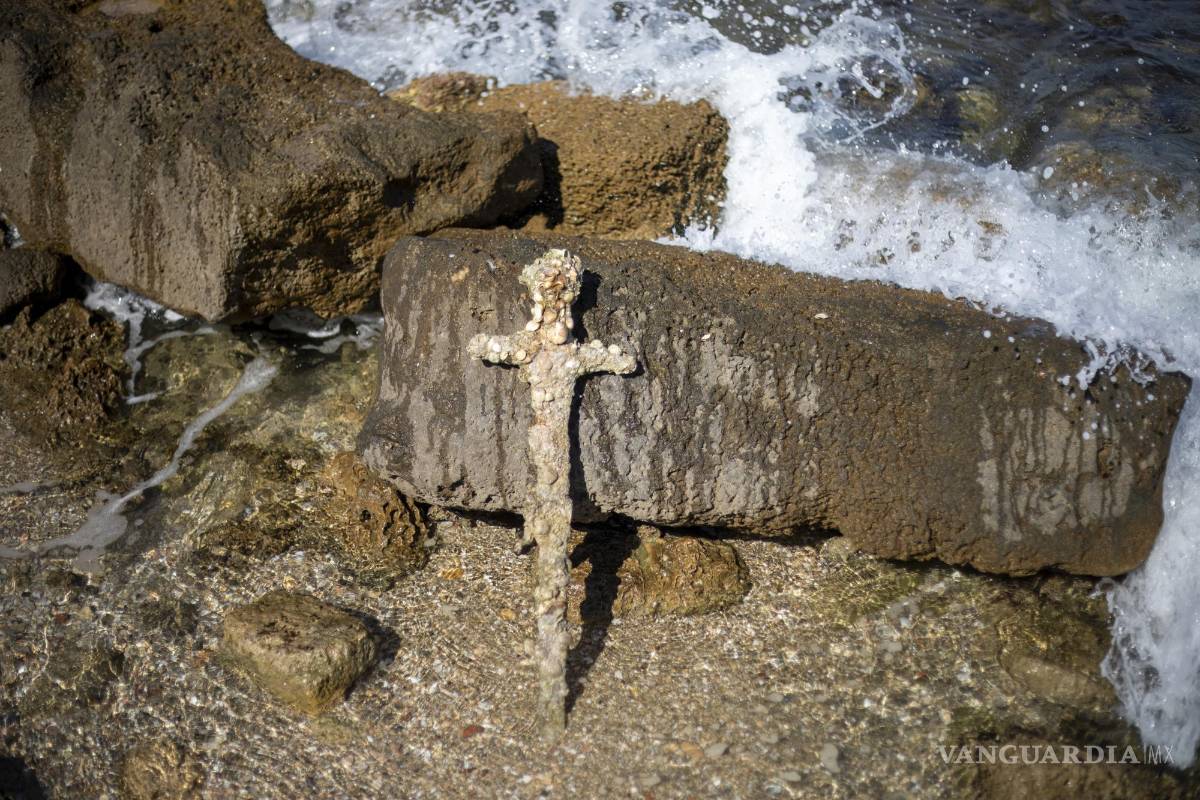 Buceador israelí encuentra una espada de la época de las Cruzadas