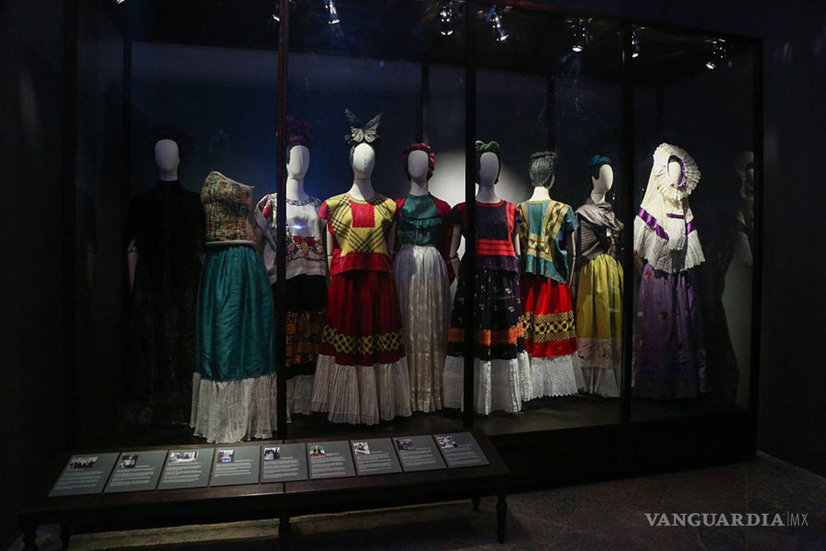 Se extiende dos años más 'Las apariencias engañan': los vestidos de Frida, en Casa Azul