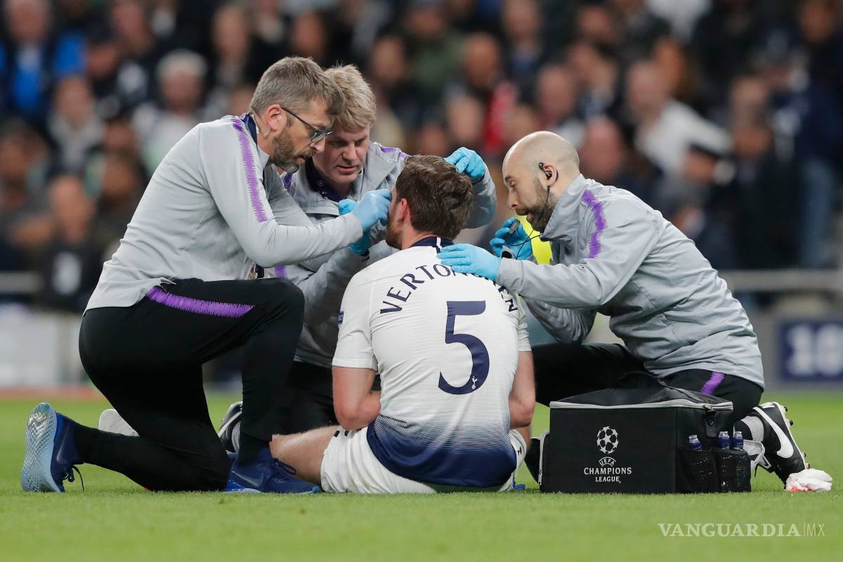 El terrible accidente que sufrió un jugador del Tottenham en su derrota frente al Ajax