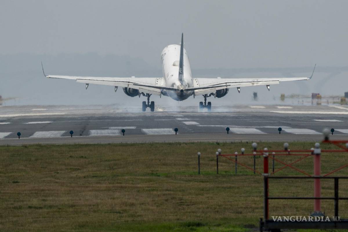 $!El estruendo que se produce cuando un avión pasa por la zona en donde vivimos, ese ruido afecta a nuestra salud.