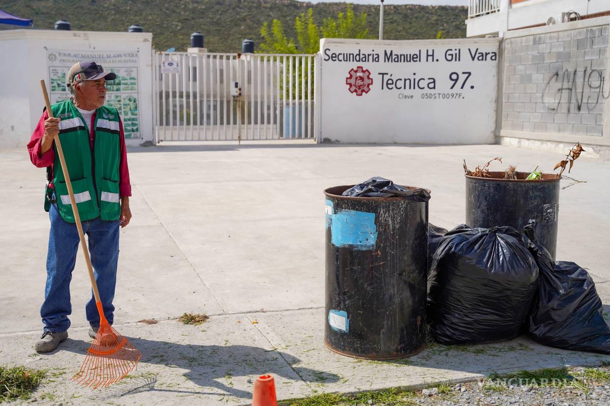$!Se dio especial atención a la plaza del sector y a las calles cercanas a la secundaria técnica No. 97 “Manuel H. Gil Vara”.