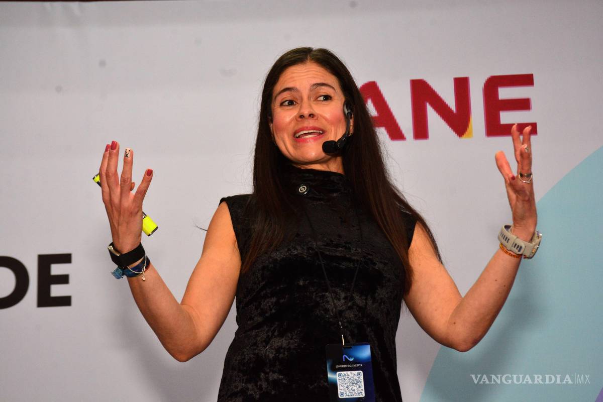 $!Durante su conferencia, la especialista exhortó a los estudiantes a investigar más allá del programa académico y generar conciencia sobre la nutrición deportiva.