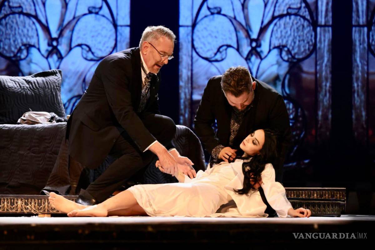 $!La trama se desarrolla en París y narra la historia de Violetta Valery.