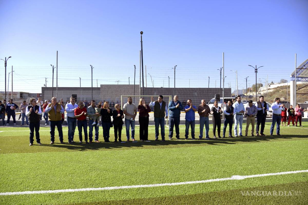 $!El alcalde fue acompañado por integrantes de su equipo de trabajo.