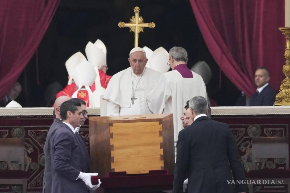 $!El sacerdote Raúl Bonnafoux, con más de cuatro décadas de servicio pastoral, destaca que el Papa Francisco llevó a la Iglesia a las periferias, no sólo geográficas sino también existenciales.