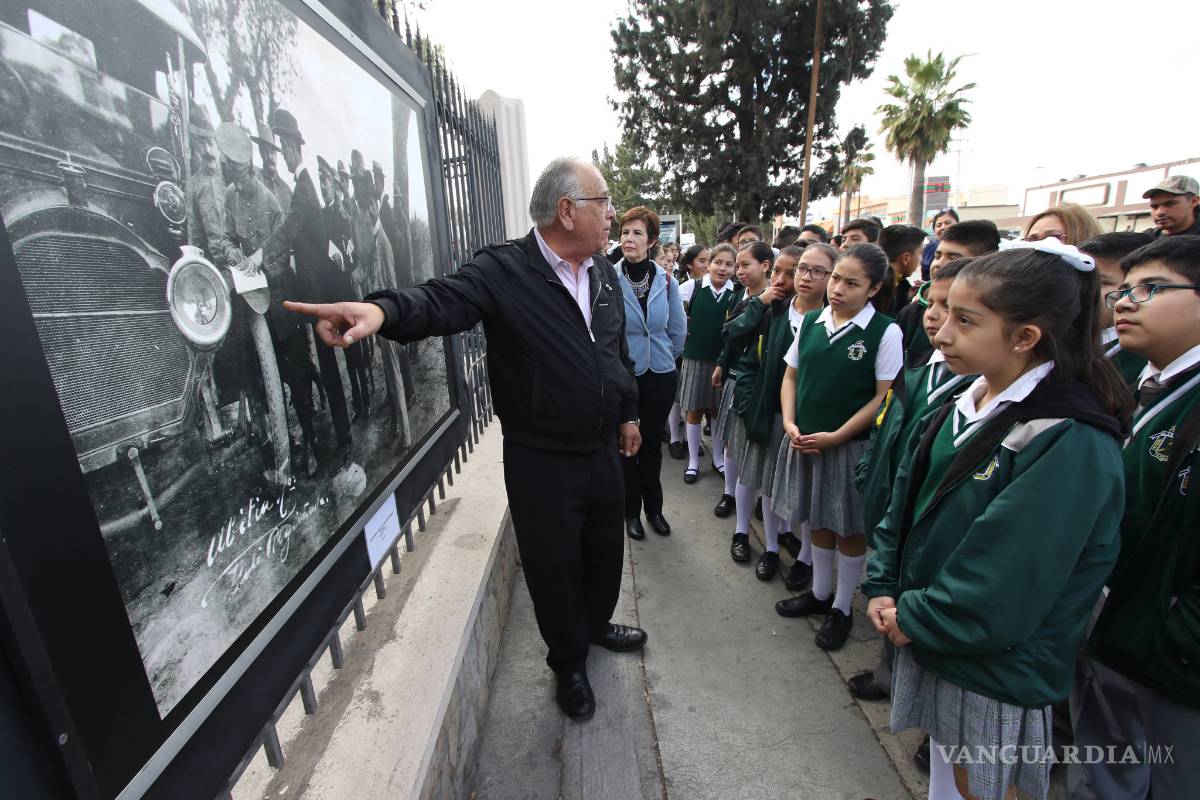 Inauguran exposición sobre la Constitución de 1917 en Galería Urbana del Ateneo Fuente