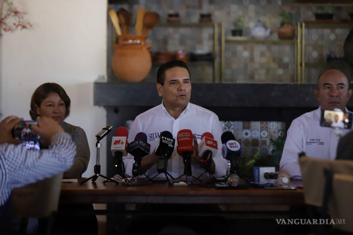 $!“No sólo advertí, se los demostré, que habían ganado (en Michoacán) con la injerencia de poderes fácticos, particularmente de grupos del crimen organizado. Cómo nos explicamos que sacaran el mil por ciento de votos arriba de los que fueron a votar del padrón de electores”, dijo Aureoles.